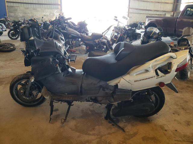 SUZUKI AN650 A 2011 white  gas JS1CP51B8B2101102 photo #4