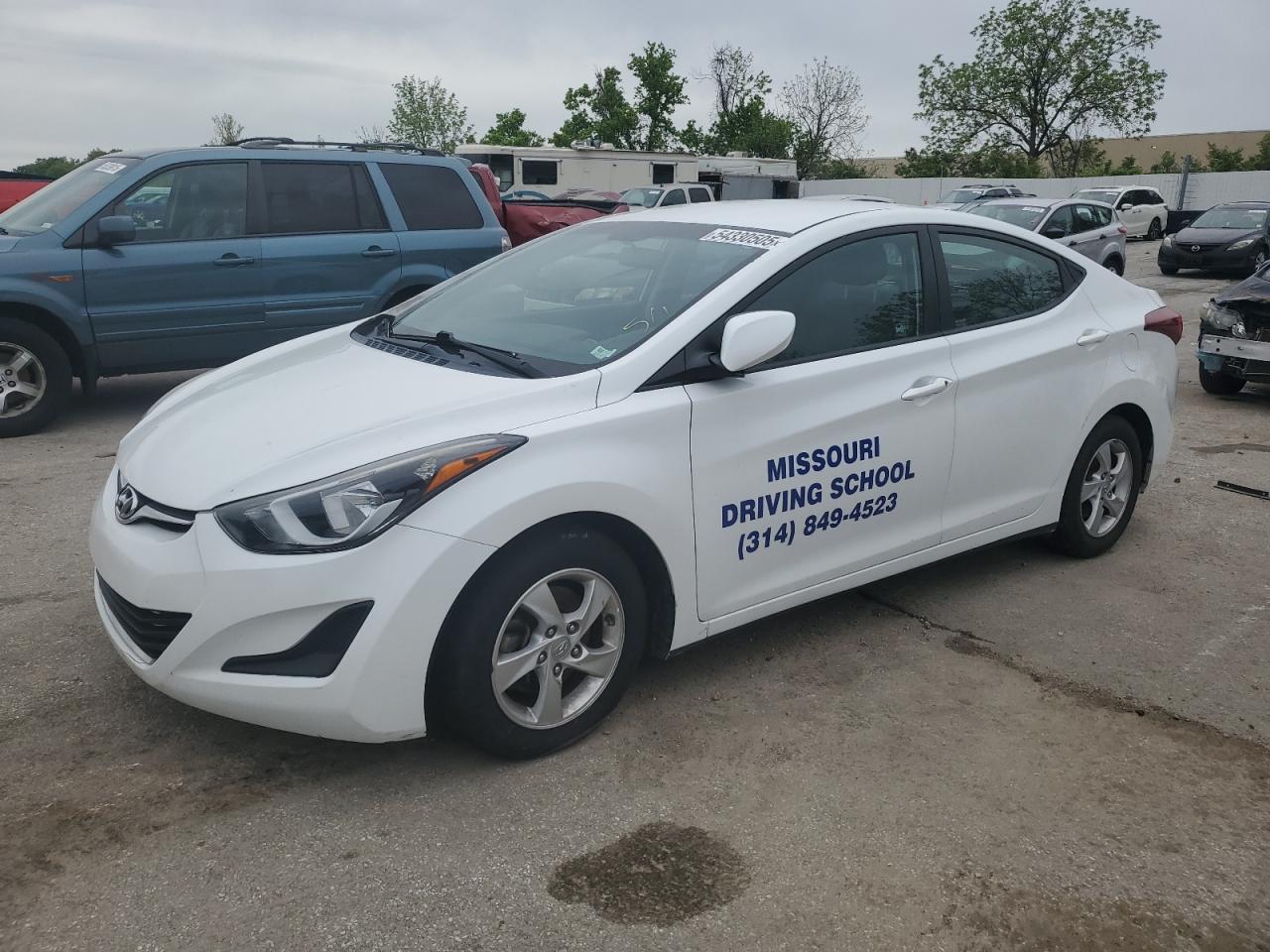 HYUNDAI ELANTRA SE