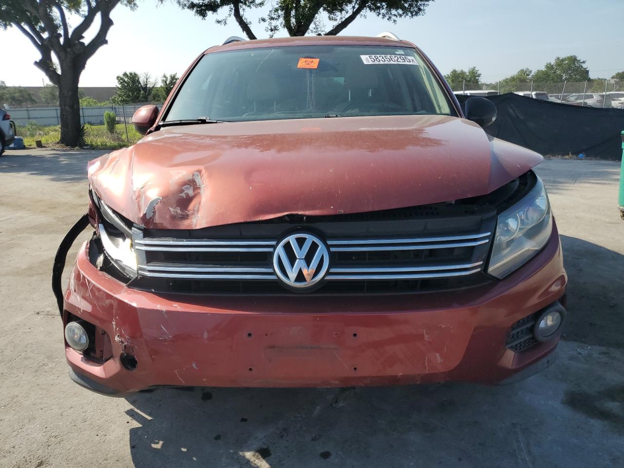 Volkswagen Tiguan s 2012