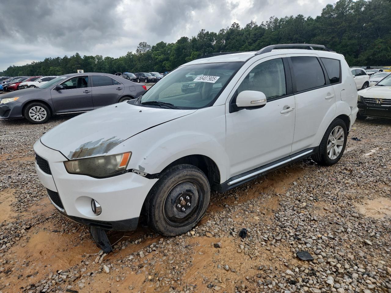 MITSUBISHI OUTLANDER SE