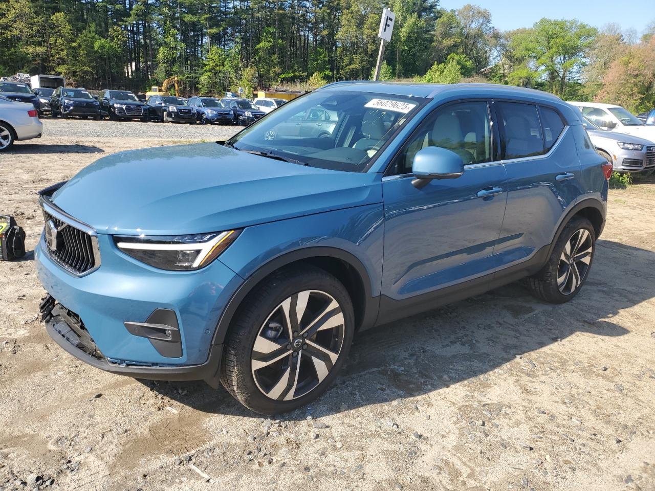VOLVO XC40 PLUS