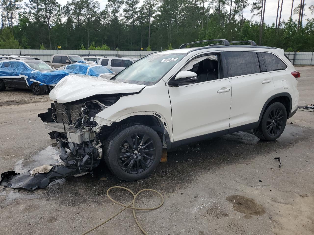 TOYOTA HIGHLANDER SE