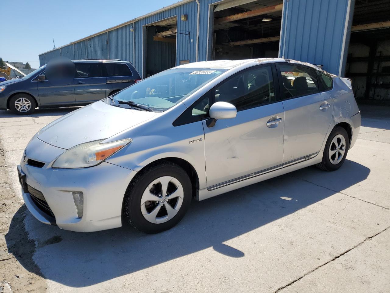 TOYOTA PRIUS