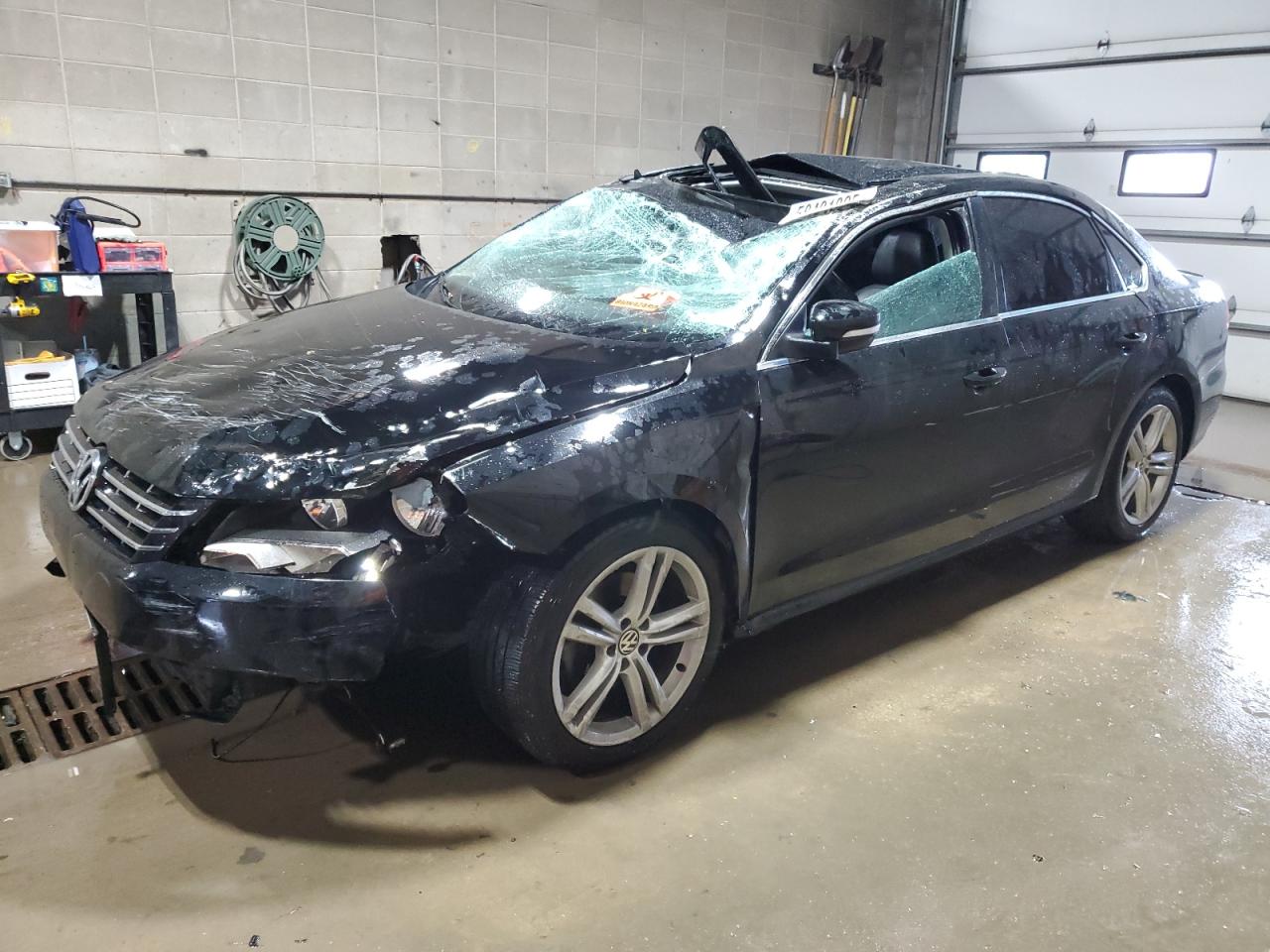 VOLKSWAGEN PASSAT SE