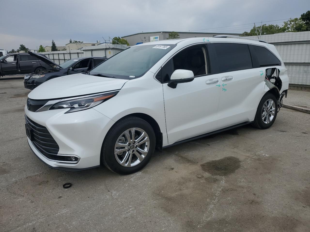 TOYOTA SIENNA LIMITED