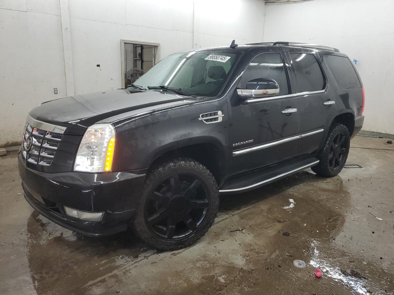 CADILLAC ESCALADE LUXURY
