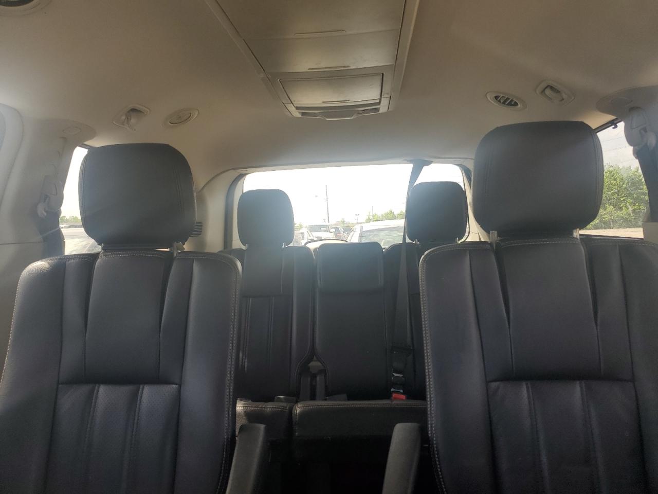 CHRYSLER TOWN & COUNTRY TOURING L