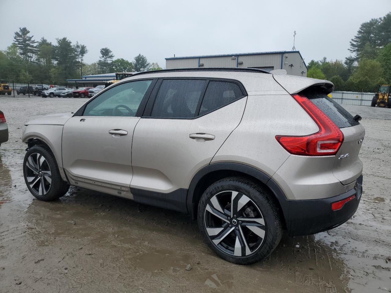 VOLVO XC40 PLUS