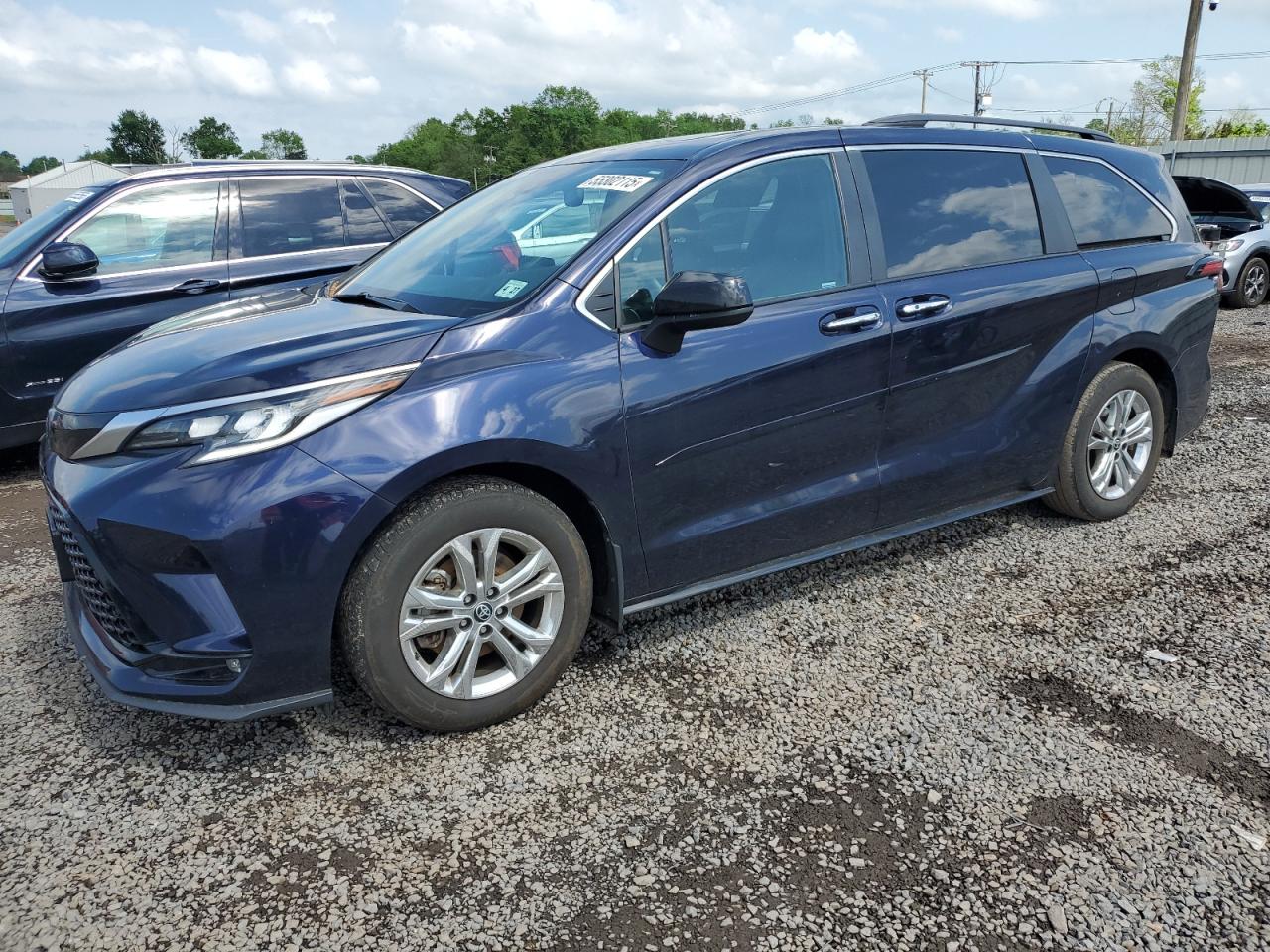 TOYOTA SIENNA XSE