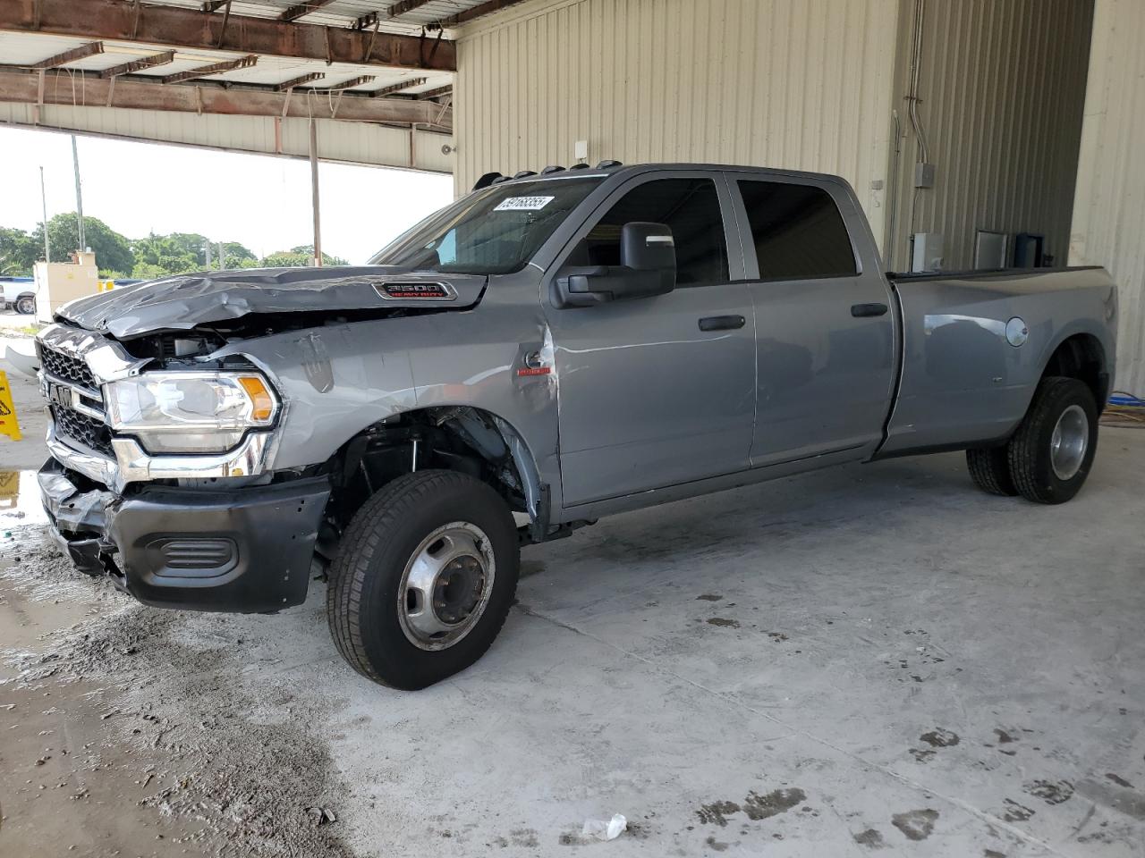 RAM 3500 TRADESMAN
