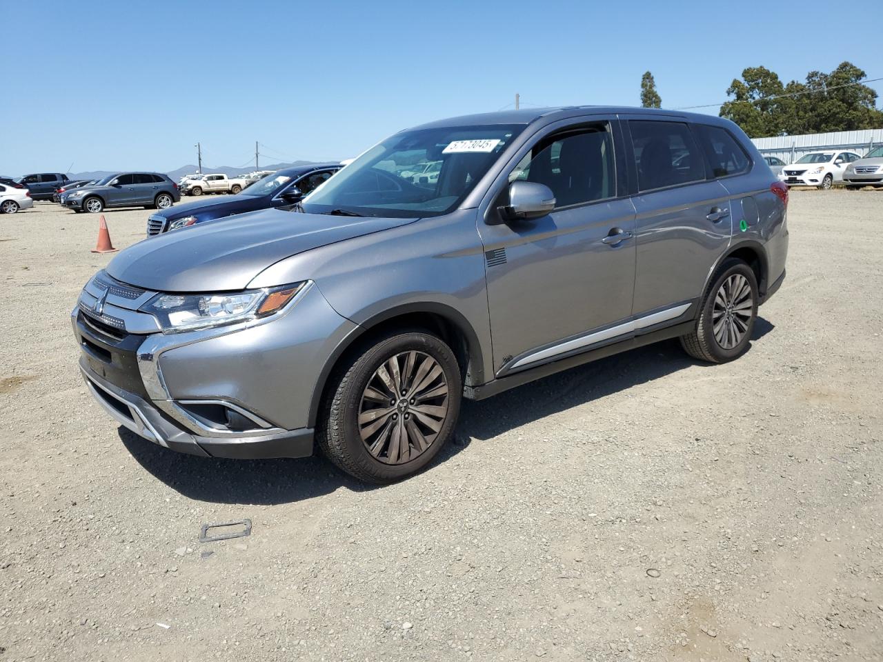 MITSUBISHI OUTLANDER SE
