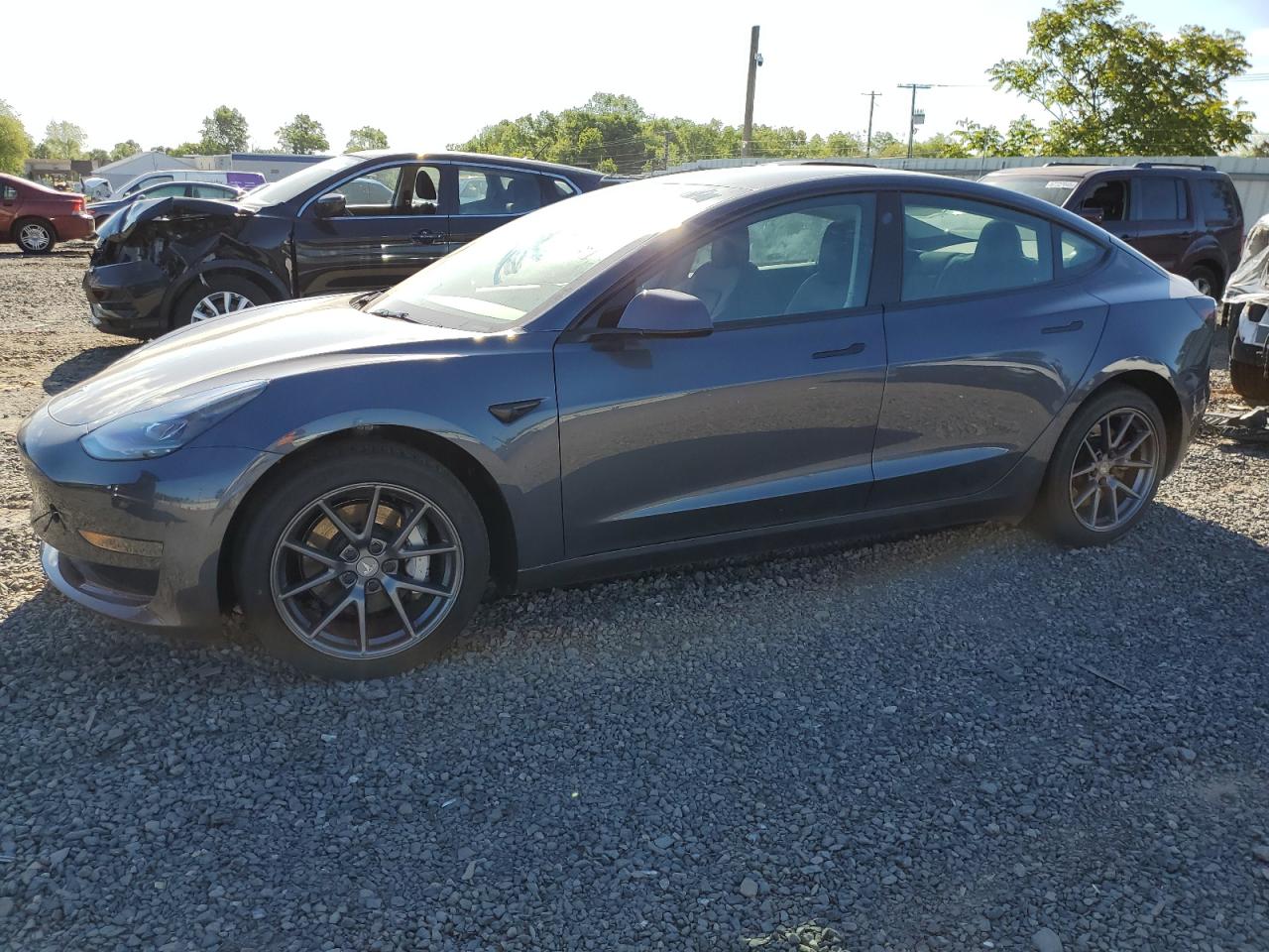 TESLA MODEL 3