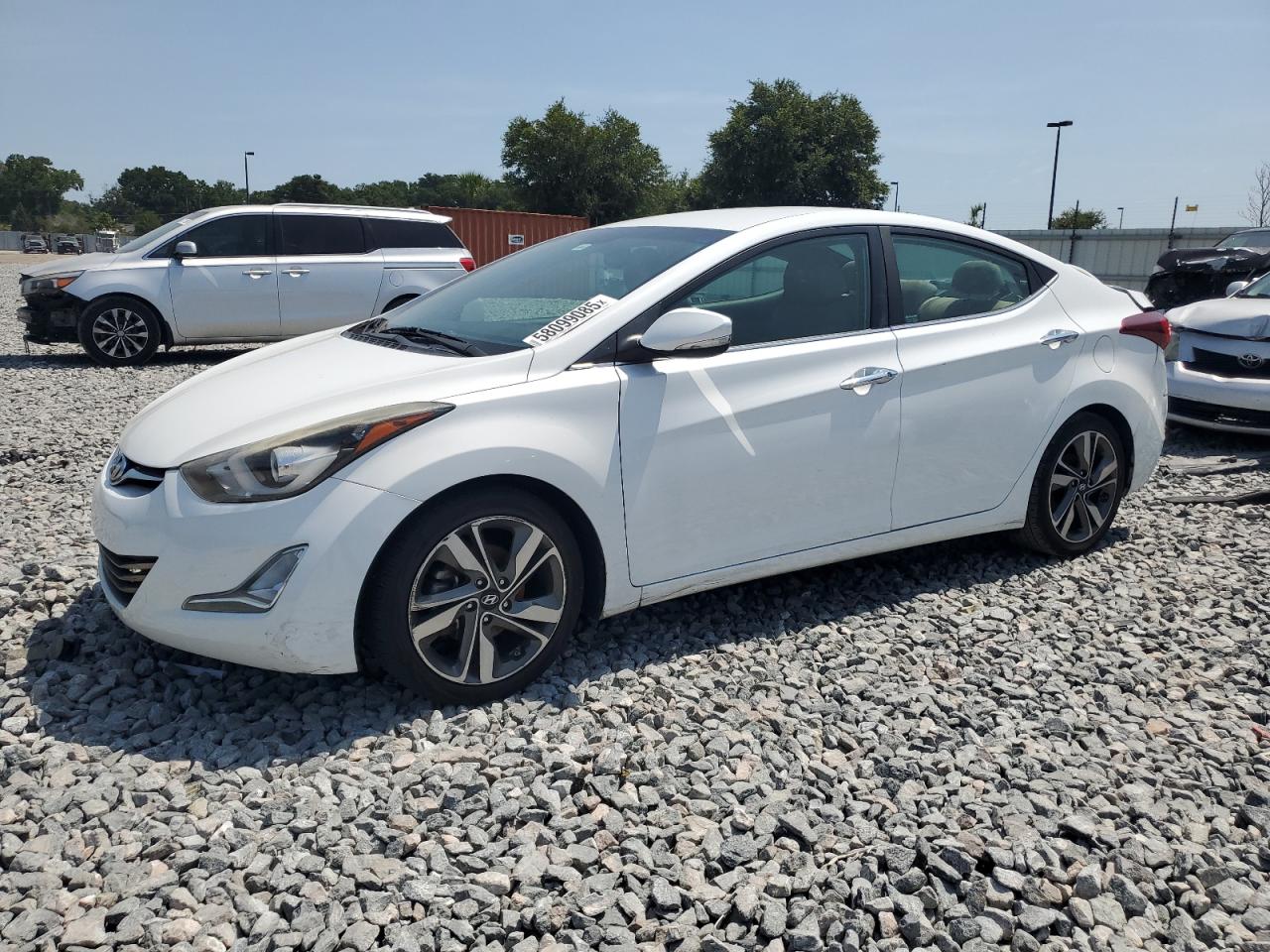 HYUNDAI ELANTRA SE