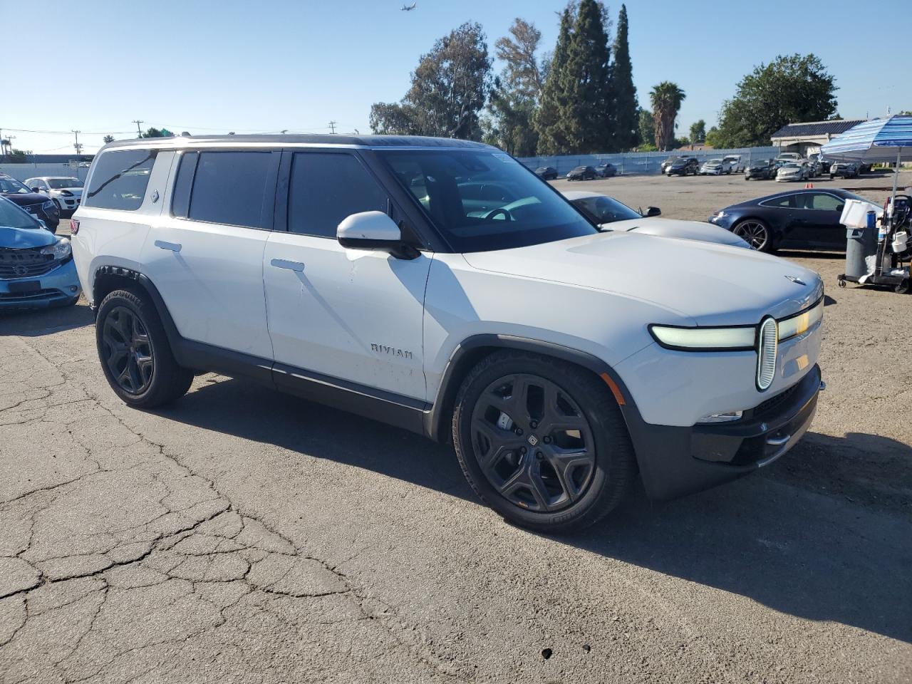 RIVIAN R1S ADVENTURE