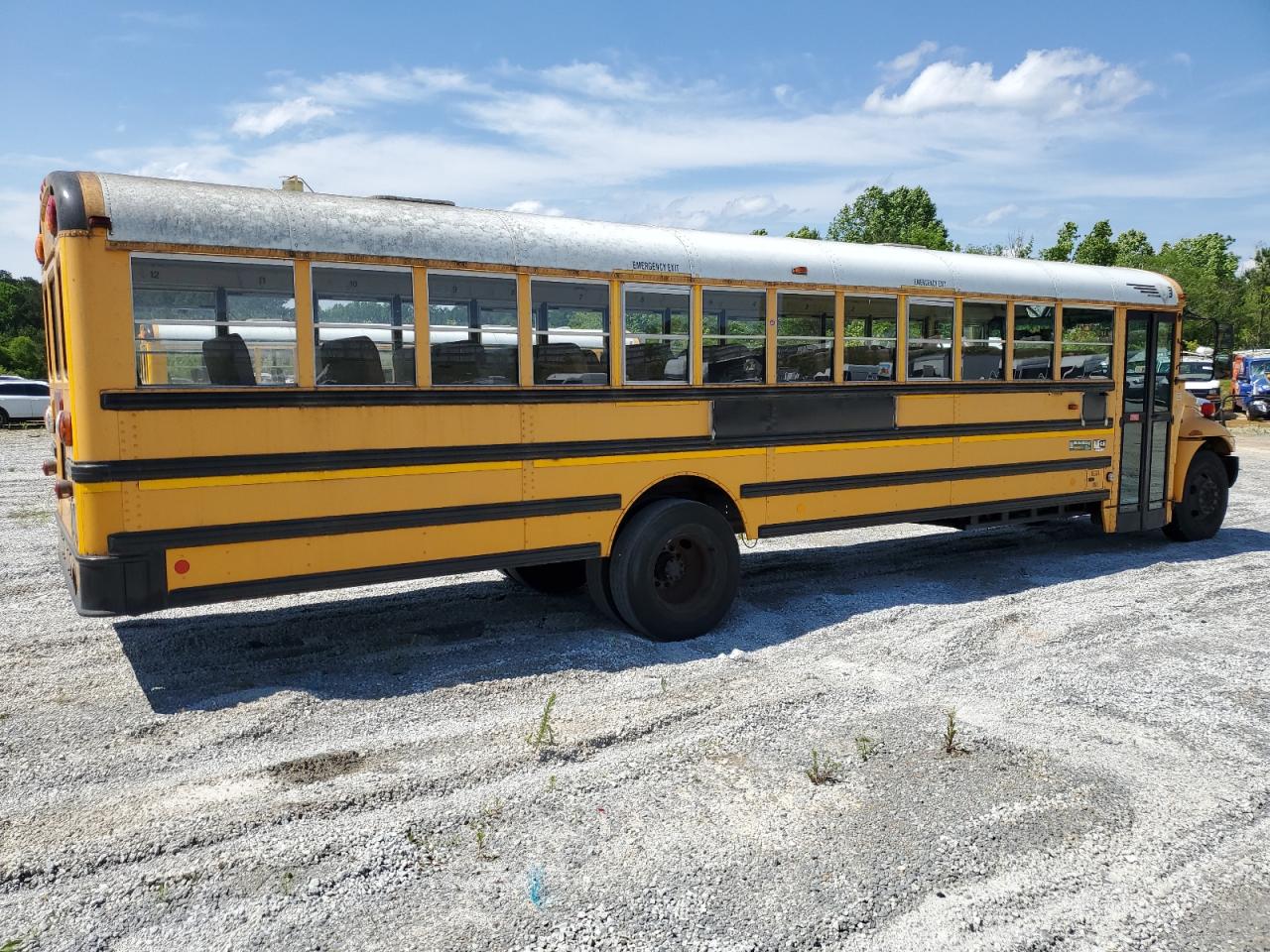 Lot #3311559245 2013 IC CORPORATION 3000 CE