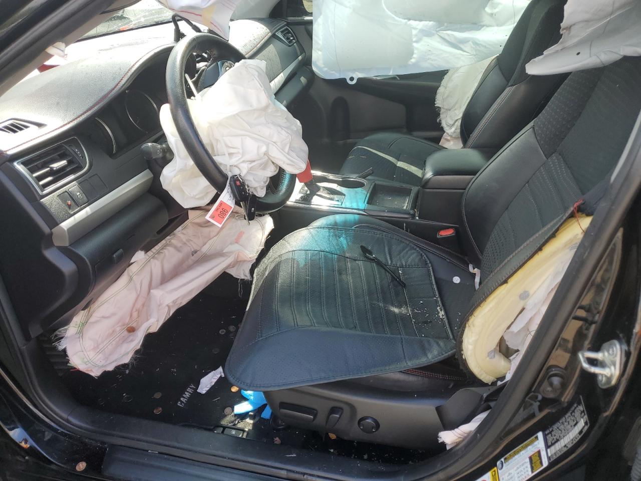 Toyota Camry le 2015