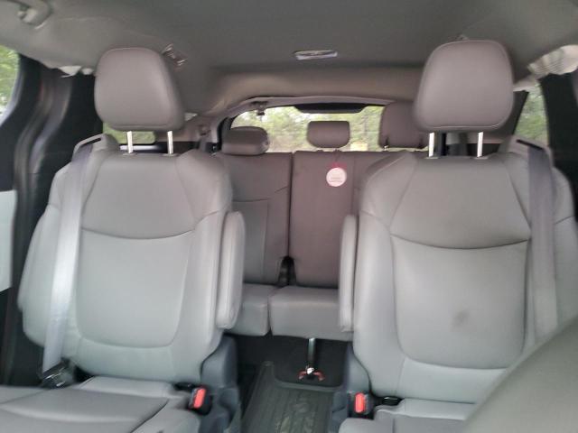 2025 TOYOTA SIENNA XLE 5TDJSKFC9SS161197
