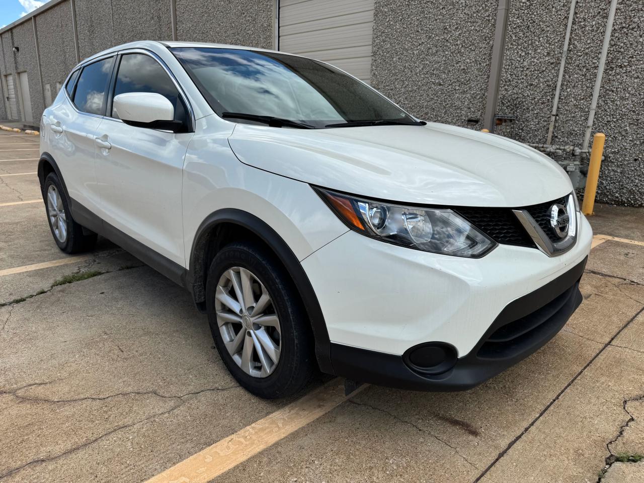 NISSAN ROGUE SPORT S