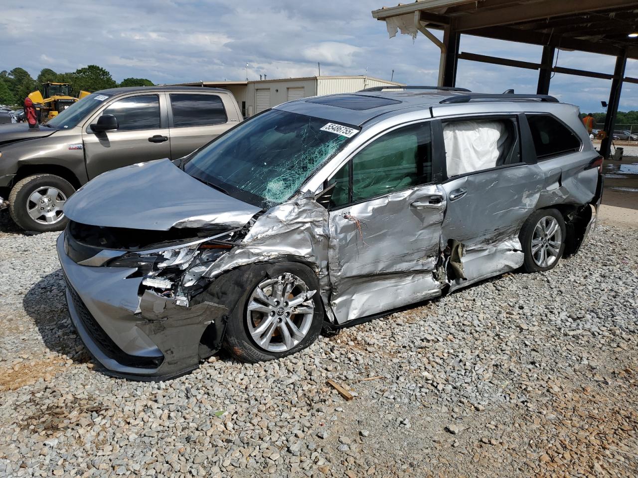 TOYOTA SIENNA XSE