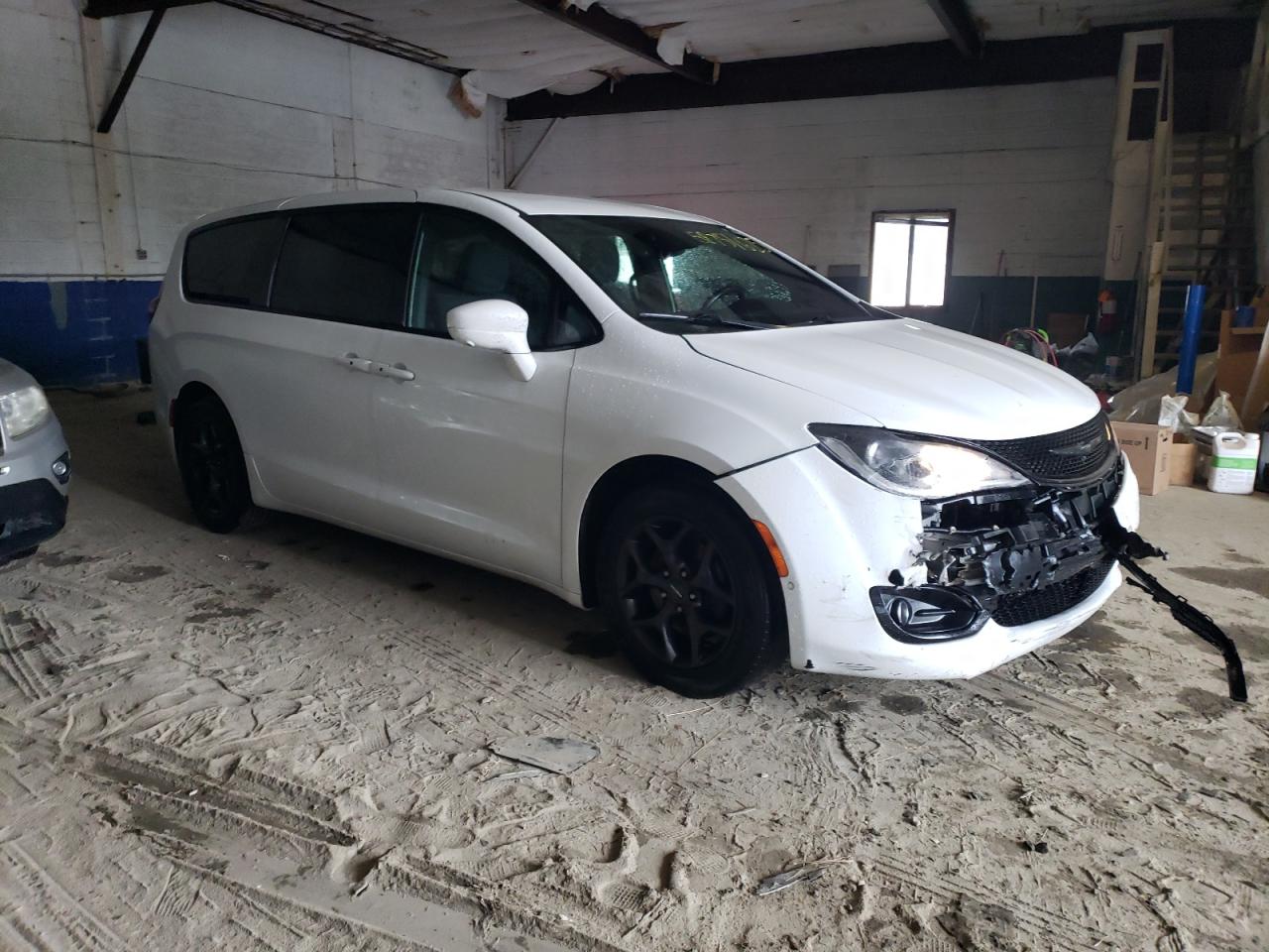 CHRYSLER PACIFICA TOURING PLUS