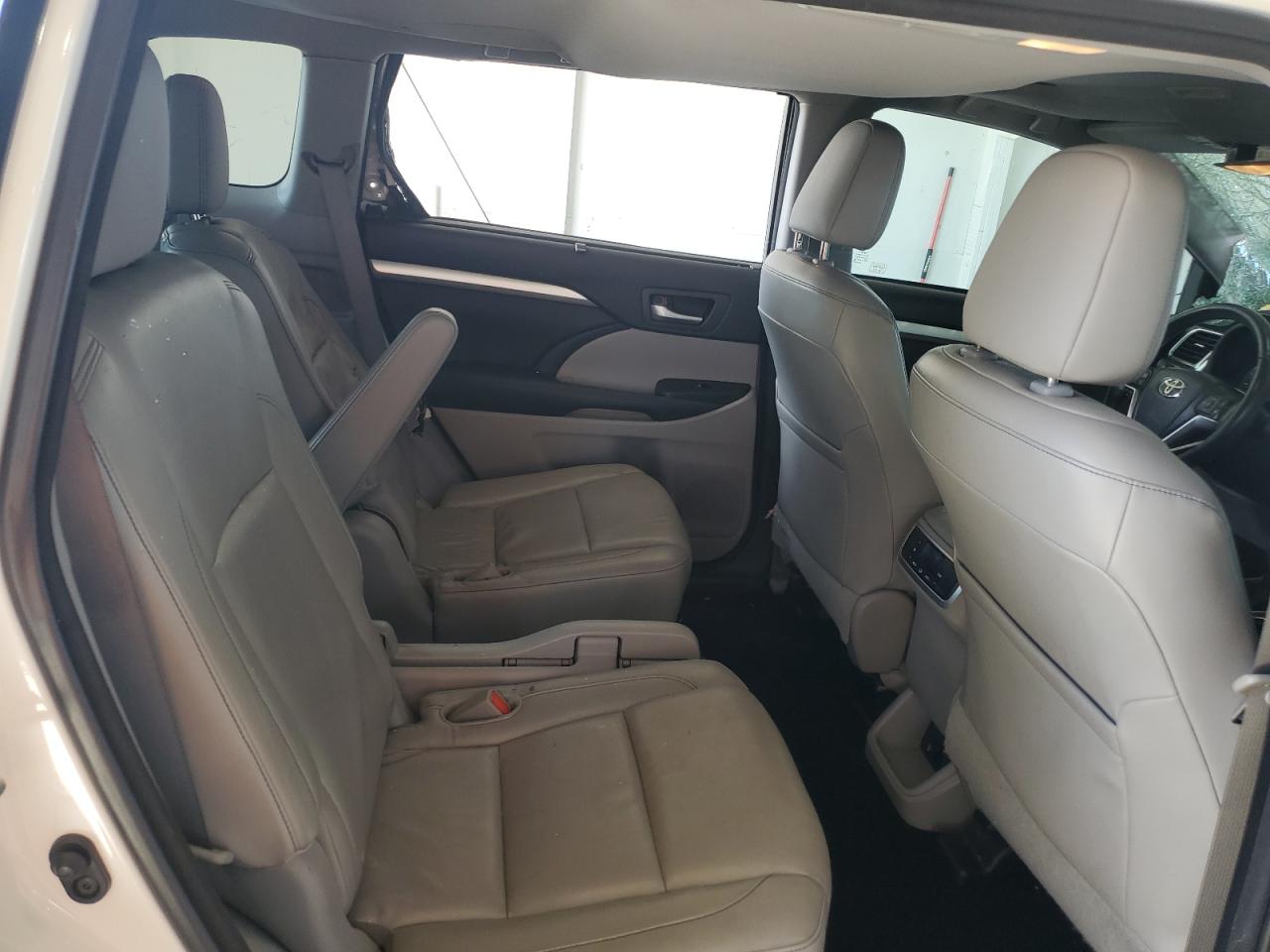 TOYOTA HIGHLANDER XLE