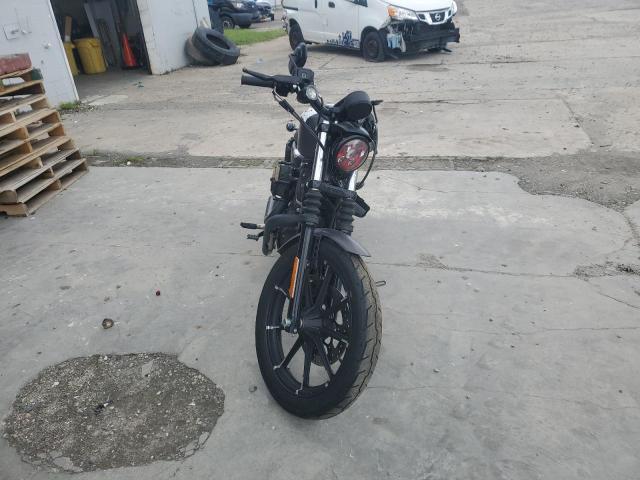 HARLEY-DAVIDSON XL883 IRON 2017 black  gas 1HD4LE213HC445496 photo #3