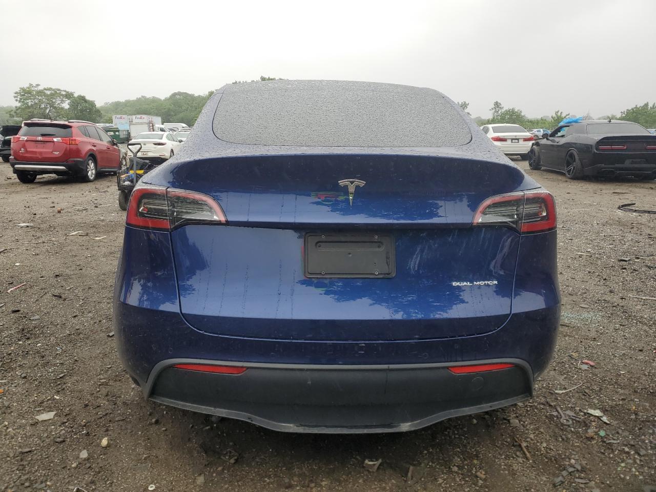 Tesla Model y 2021