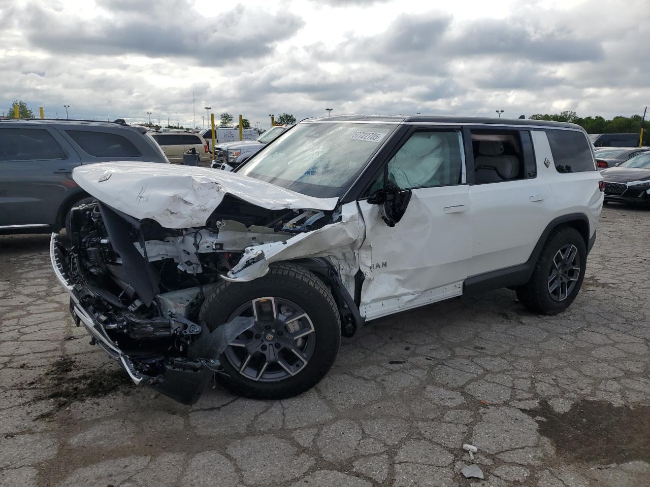 RIVIAN R1S ADVENTURE
