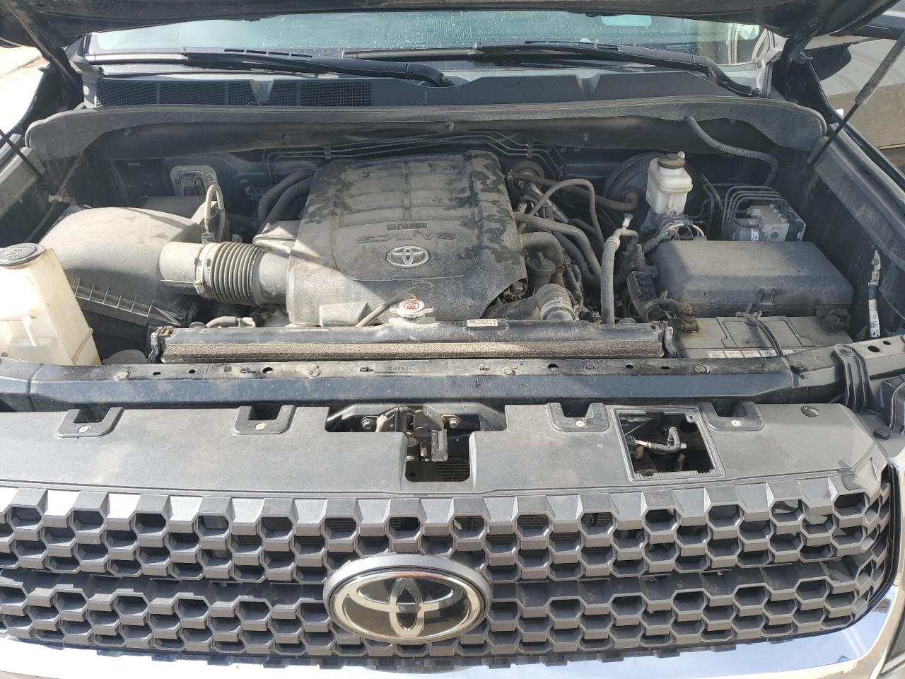 TOYOTA TUNDRA CREWMAX SR5