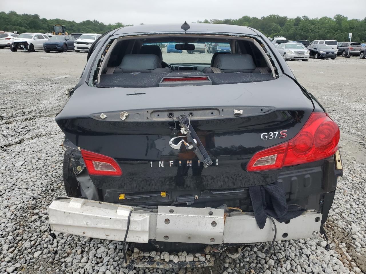 Infiniti G37 base 2012