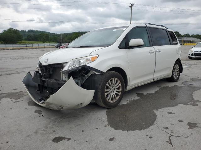TOYOTA SIENNA XLE