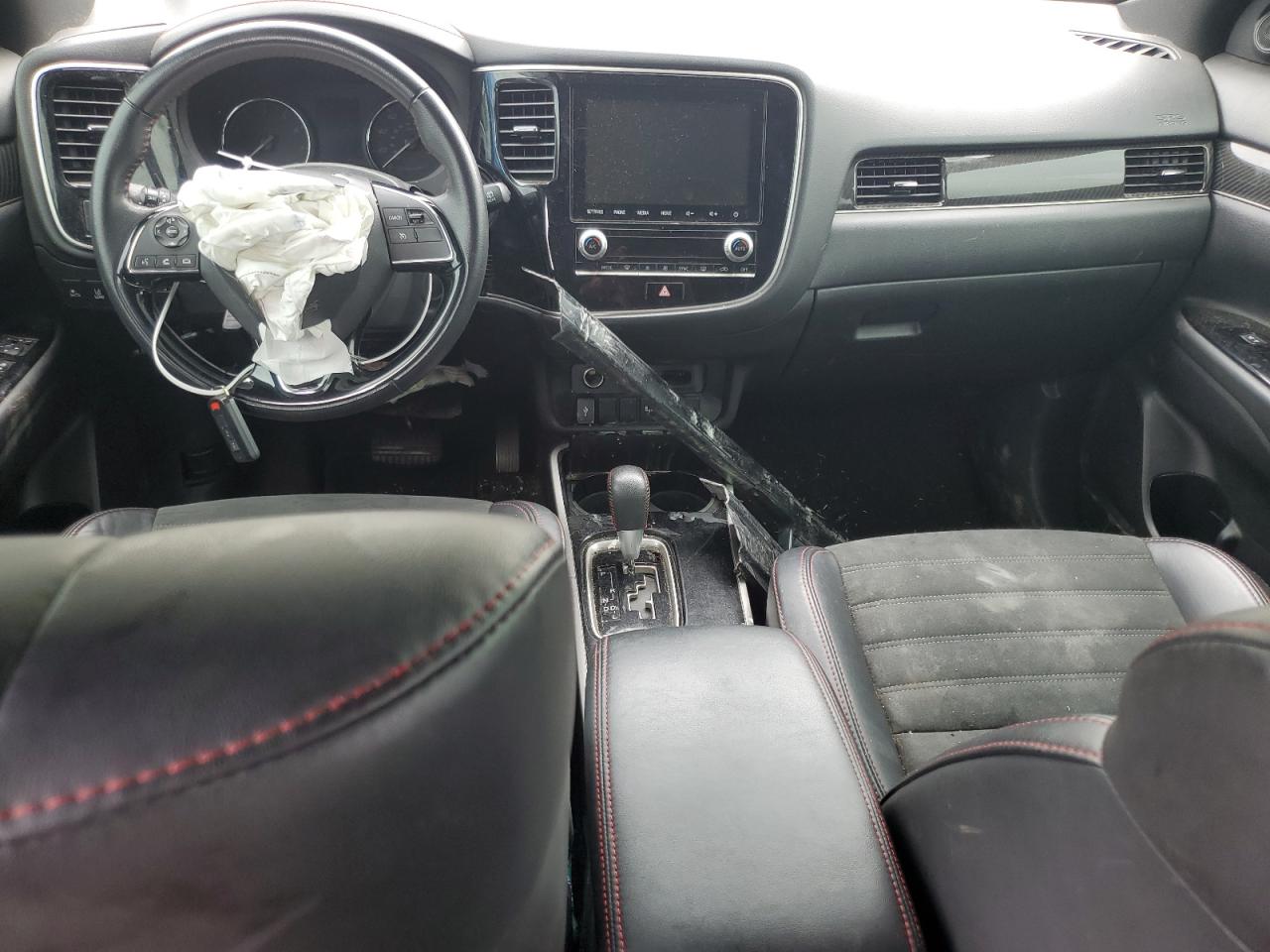 MITSUBISHI OUTLANDER SE