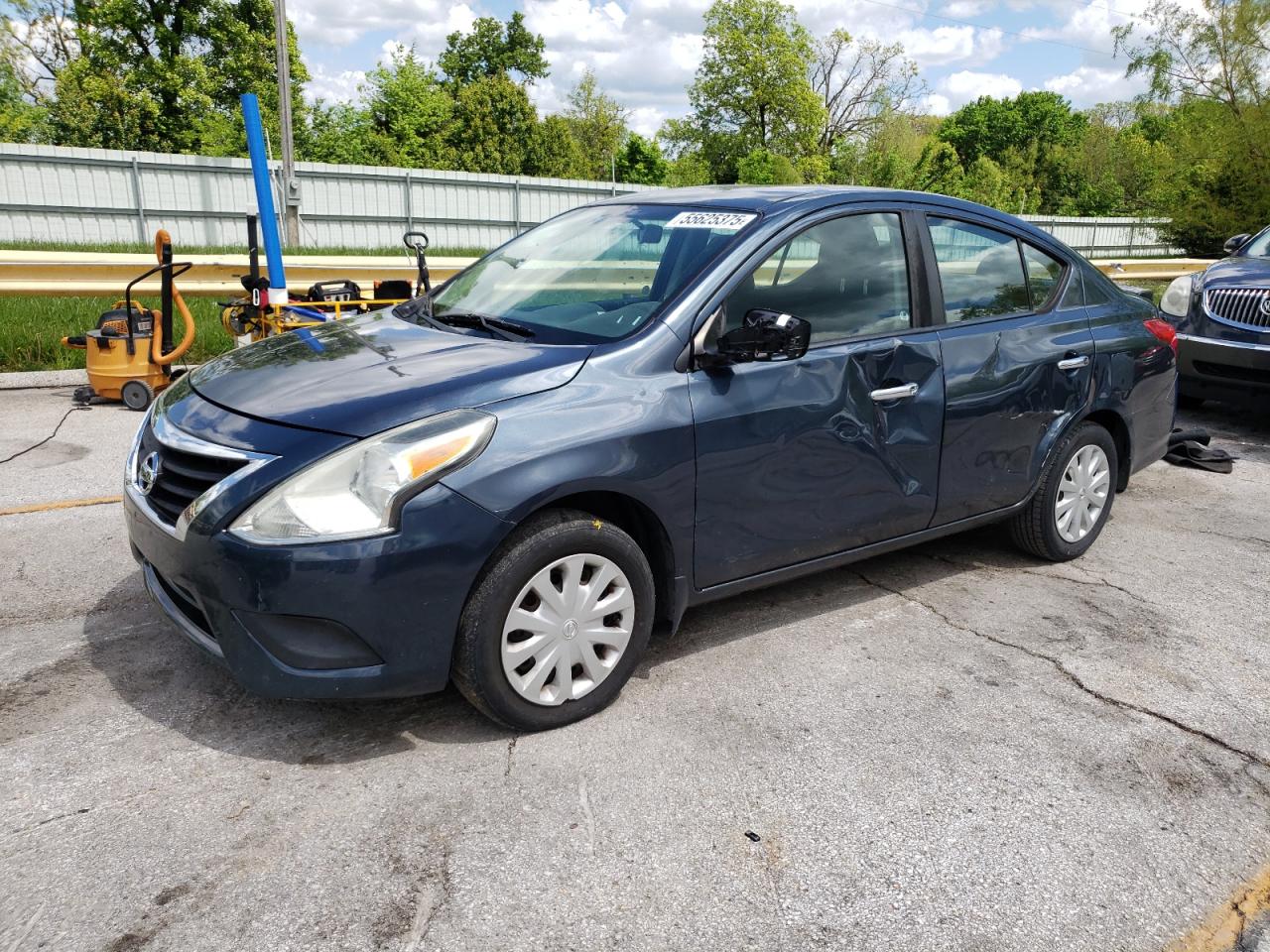 NISSAN VERSA S
