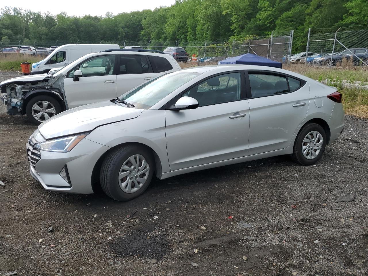 HYUNDAI ELANTRA SE