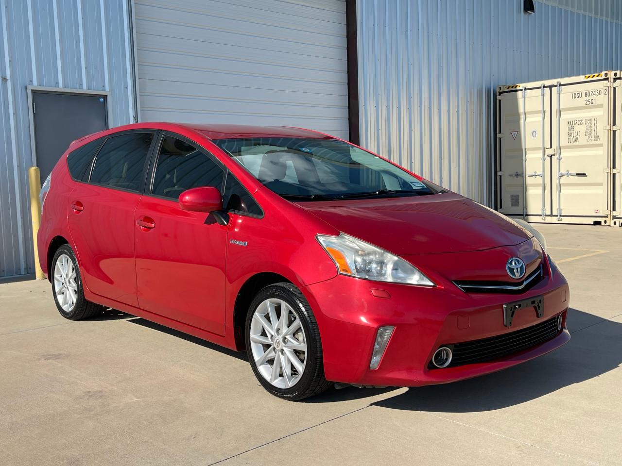 TOYOTA PRIUS V