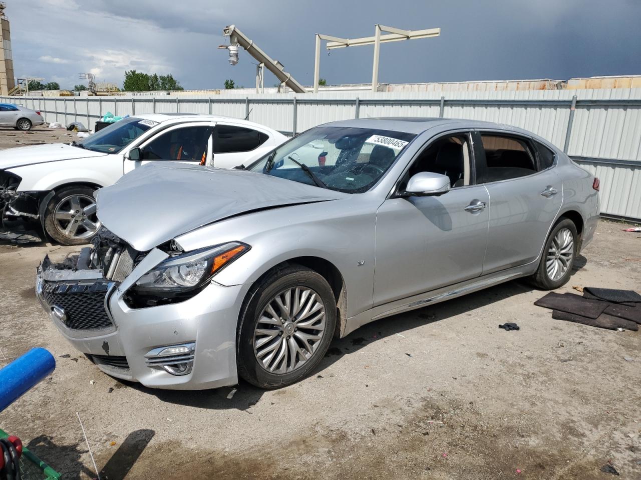 INFINITI Q70 3.7 LUXE