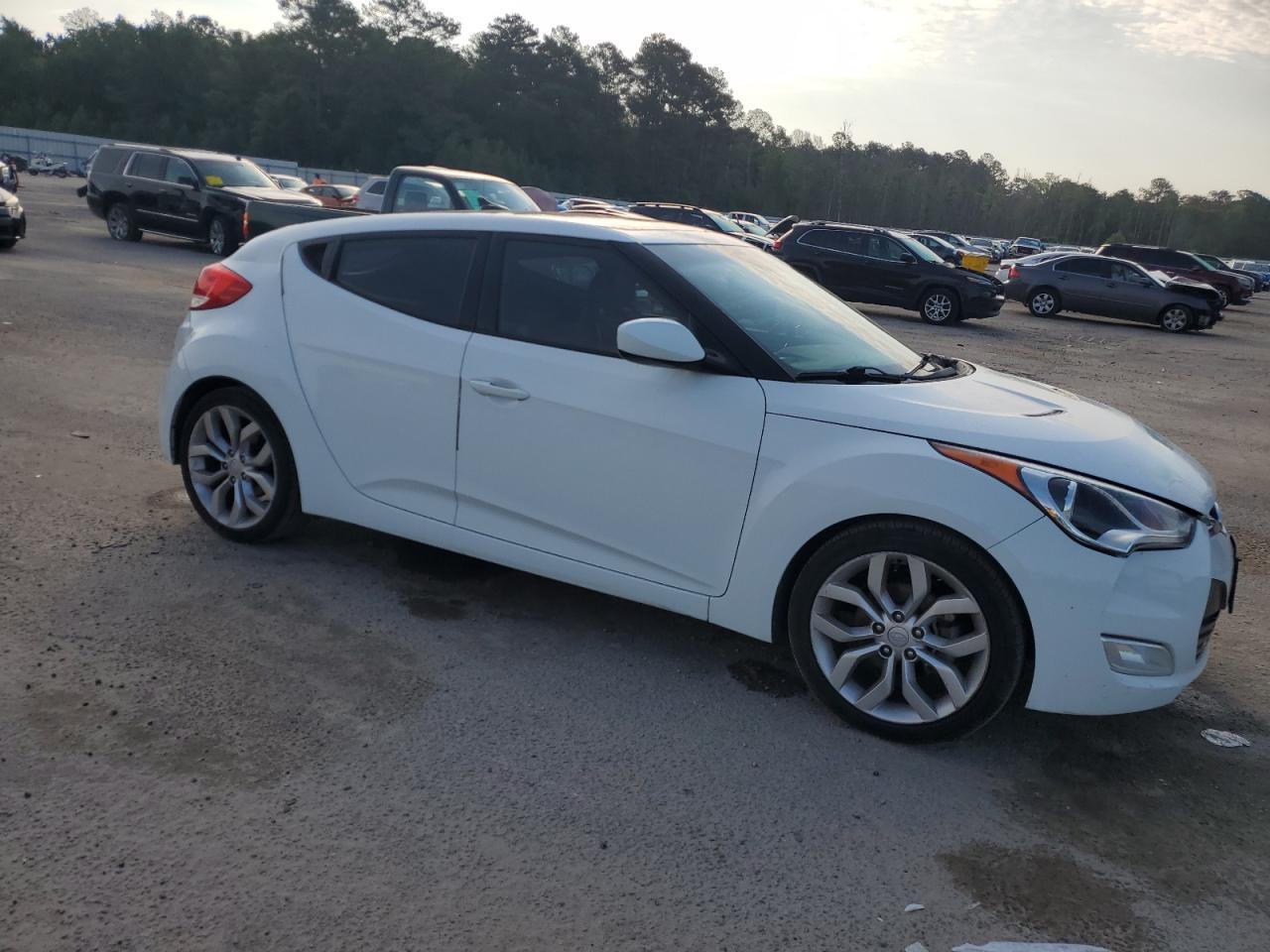 HYUNDAI VELOSTER