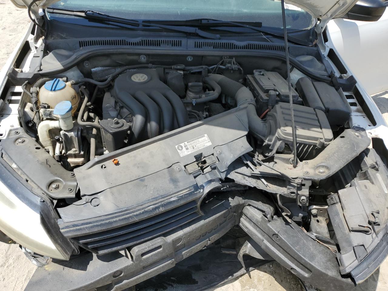 Volkswagen Jetta base 2012