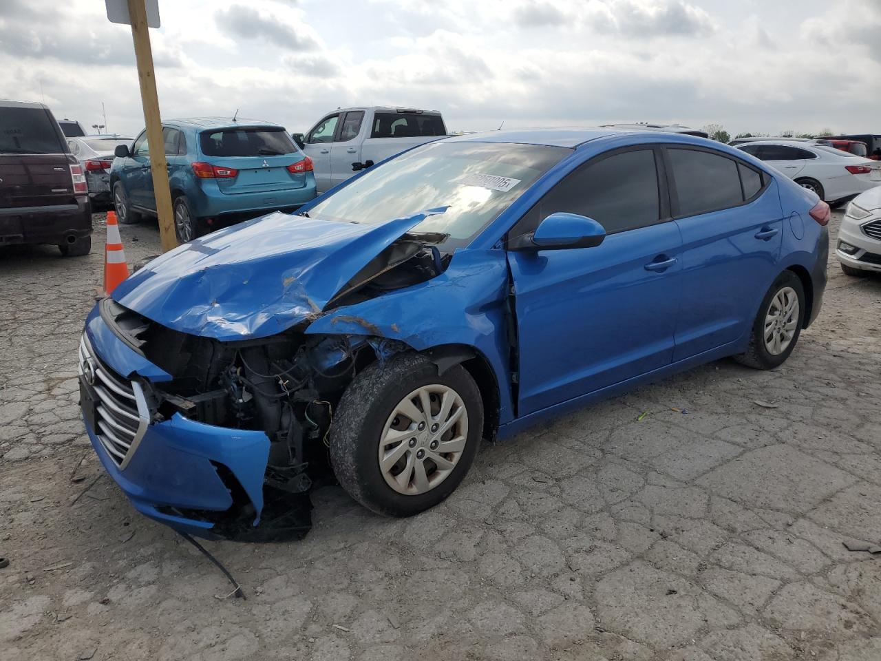 HYUNDAI ELANTRA SE