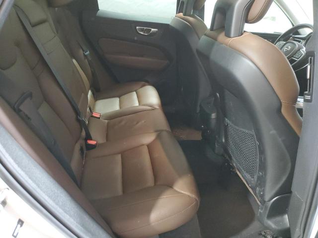 2018 VOLVO XC60 T5 MO YV4102RK8J1017724
