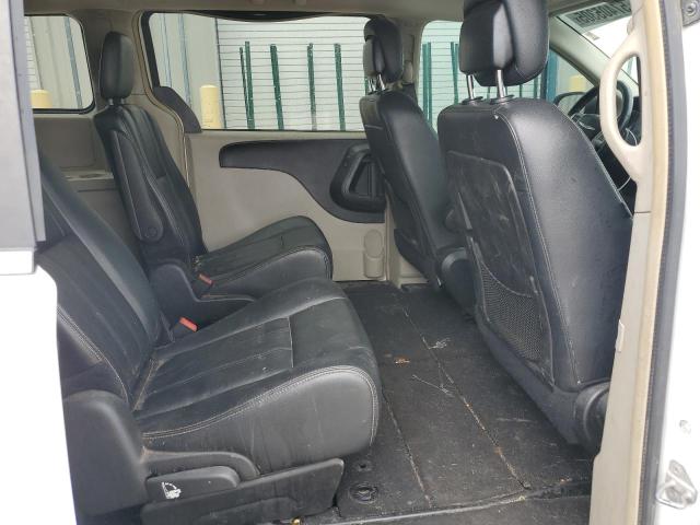 2016 CHRYSLER TOWN & COU - 2C4RC1BG0GR214128