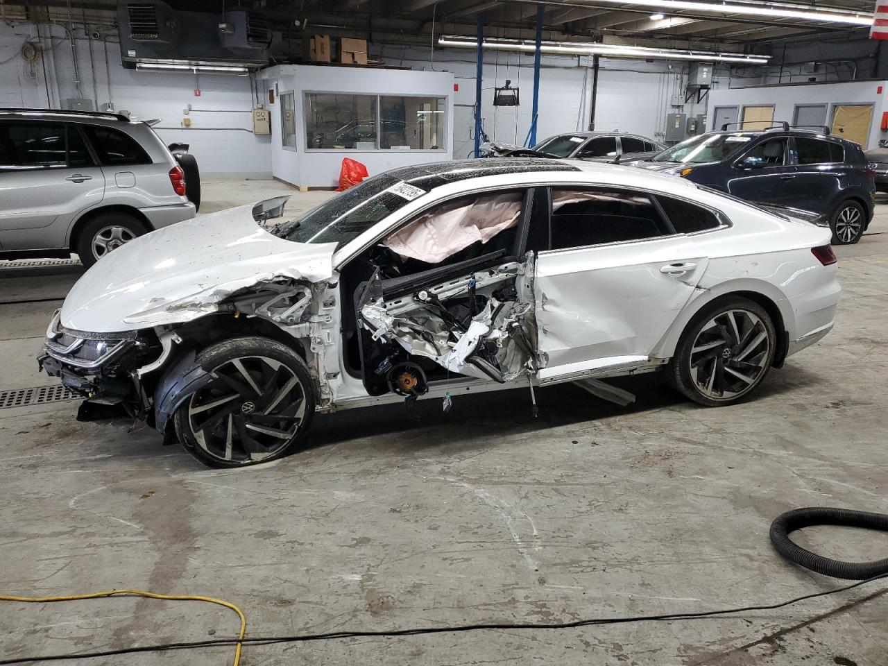 VOLKSWAGEN ARTEON SEL PREMIUM R-LINE