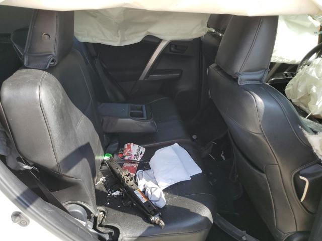 2018 TOYOTA RAV4 LE - JTMZFREV8JJ749395