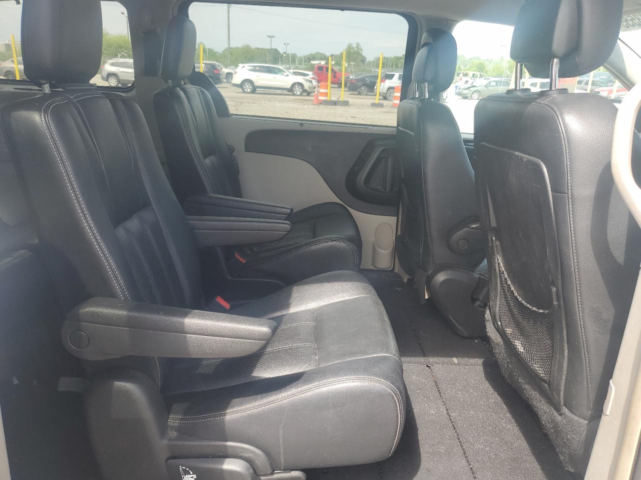 CHRYSLER TOWN & COUNTRY TOURING L