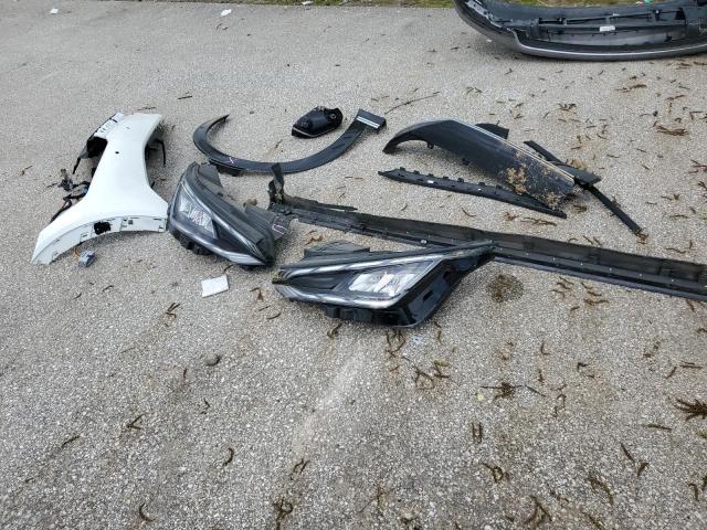 2022 KIA EV6 LIGHT - KNDC3DLC6N5053572