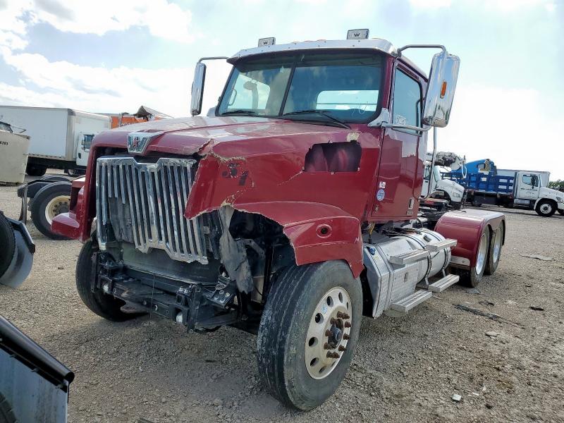 WESTERN STAR/AUTO CAR CONVENTION 2021 burgundy  diesel 5KJJAVDV7MPML7434 photo #3