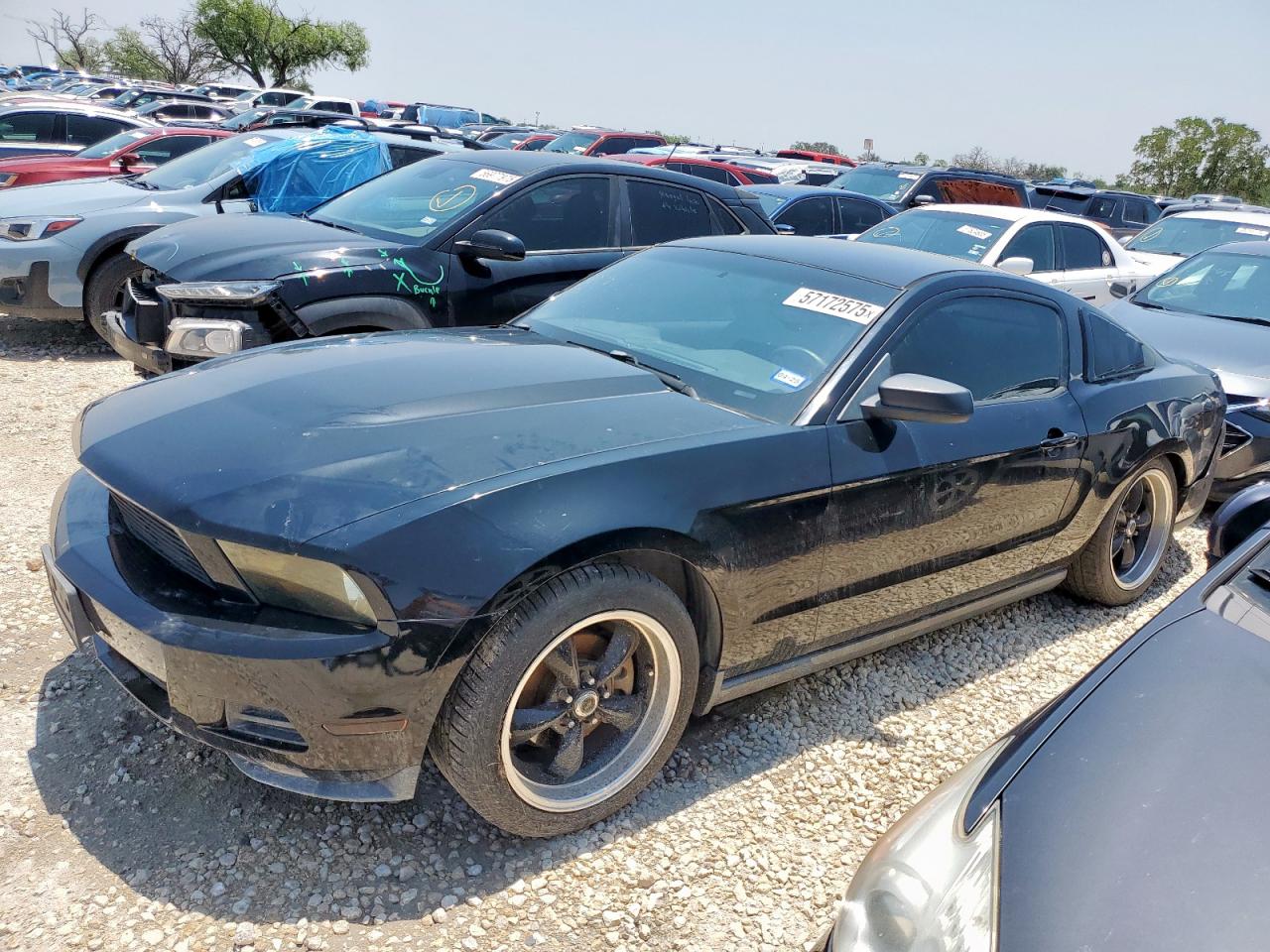 FORD MUSTANG