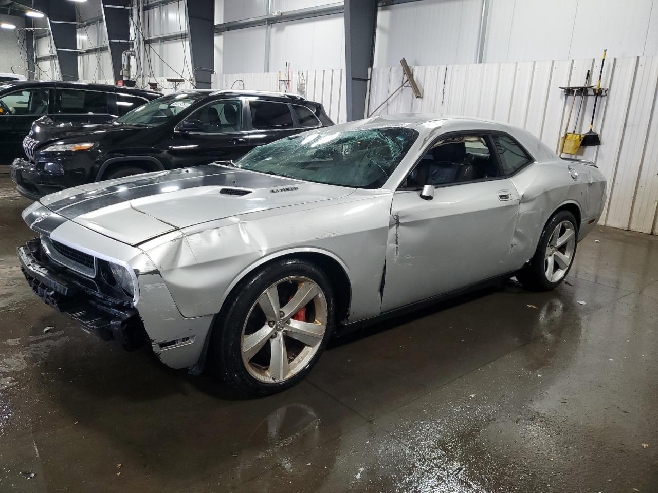 DODGE CHALLENGER SRT-8