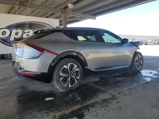 KIA EV6 LIGHT 2023 silver  electric KNDC34LA2P5150043 photo #4