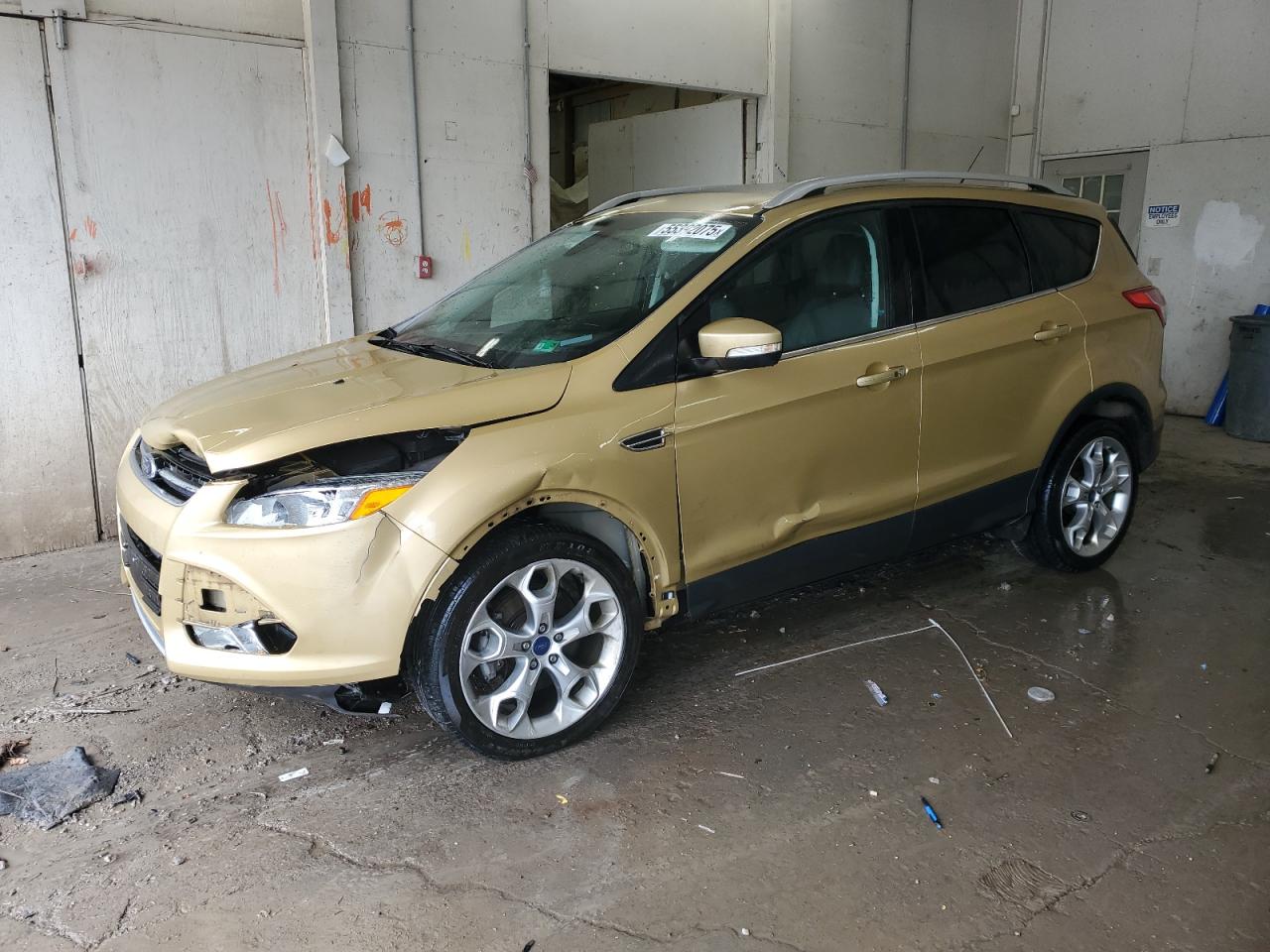 FORD ESCAPE TITANIUM